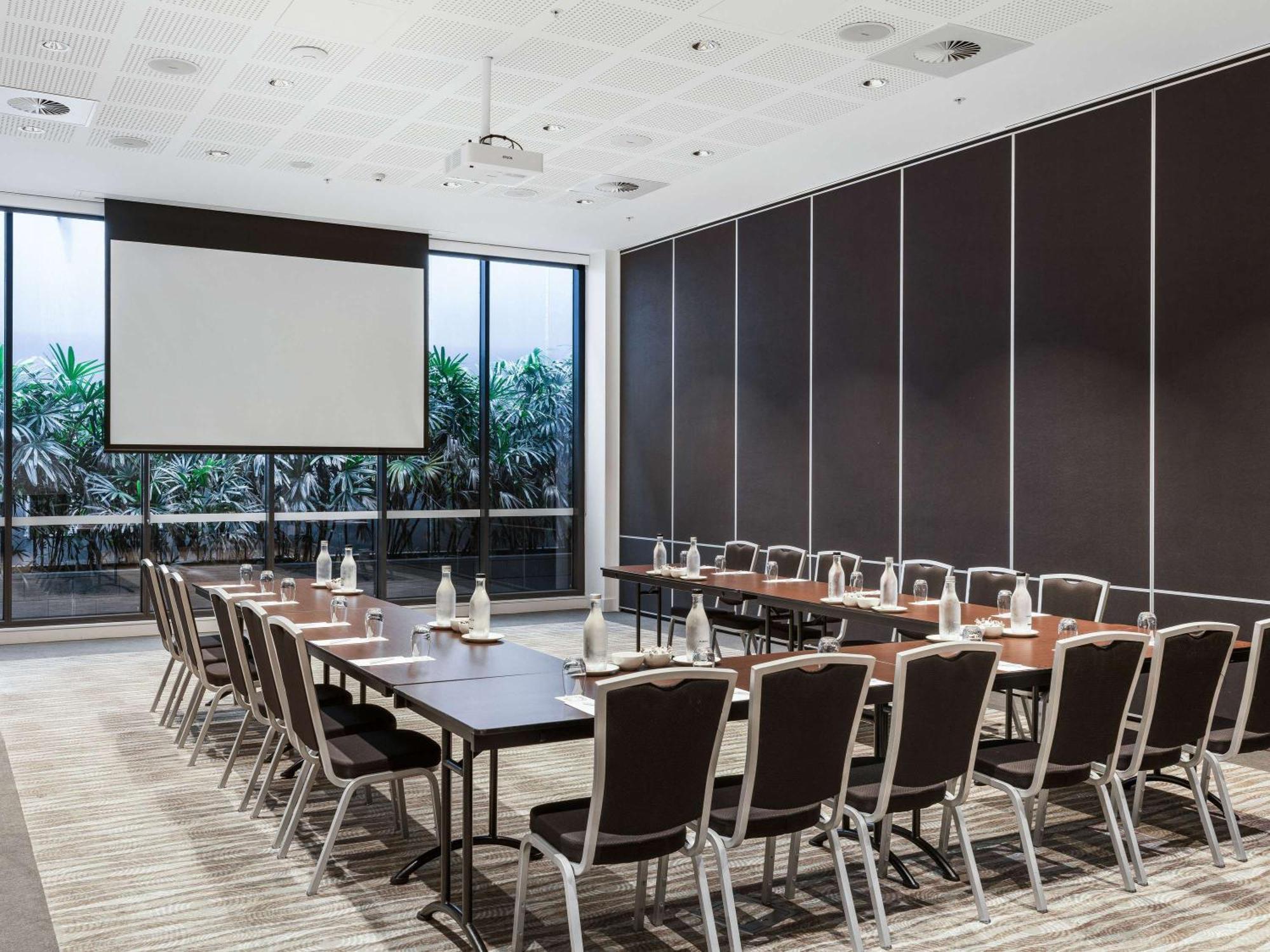 Отель Pullman Brisbane Airport Экстерьер фото Meeting room