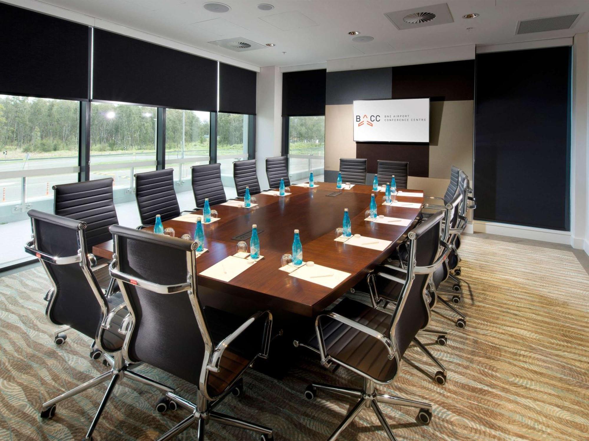 Отель Pullman Brisbane Airport Экстерьер фото Meeting room at the National Motorcycle Museum