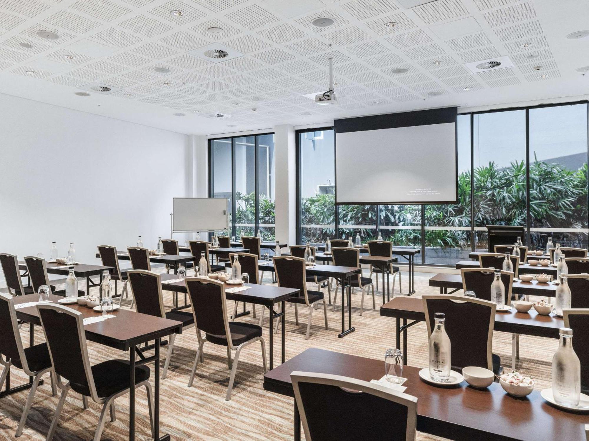 Отель Pullman Brisbane Airport Экстерьер фото Meeting room
